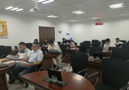 拍賣(mài)現(xiàn)場(chǎng)